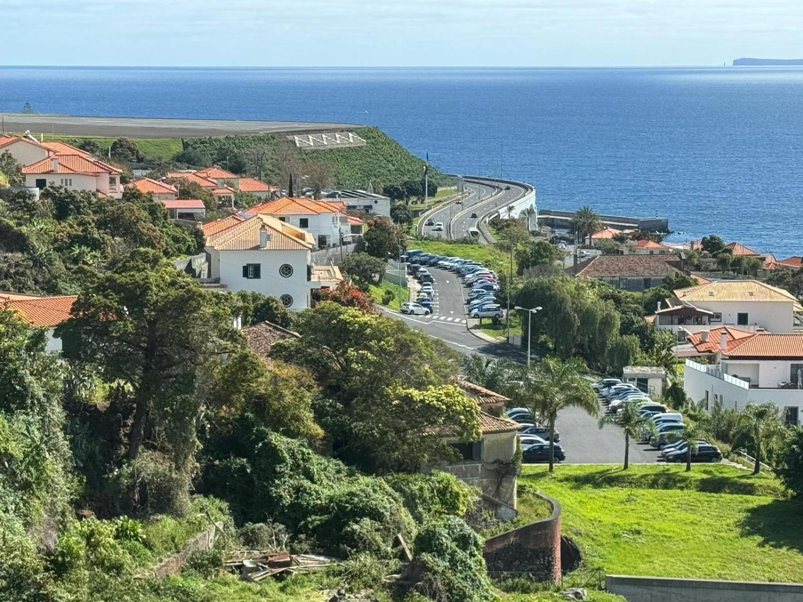 And Modern Flat Near Airport * Santa Cruz (Madeira)